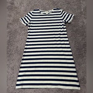 VINEYARD VINES dress. Blue and whjte stripes